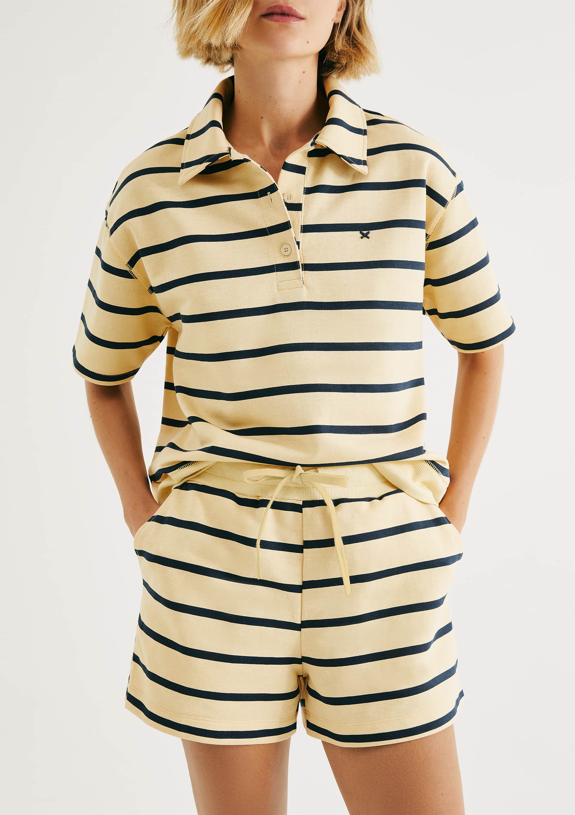 Shorts Feminino Moletom Fio Tinto - Amarelo